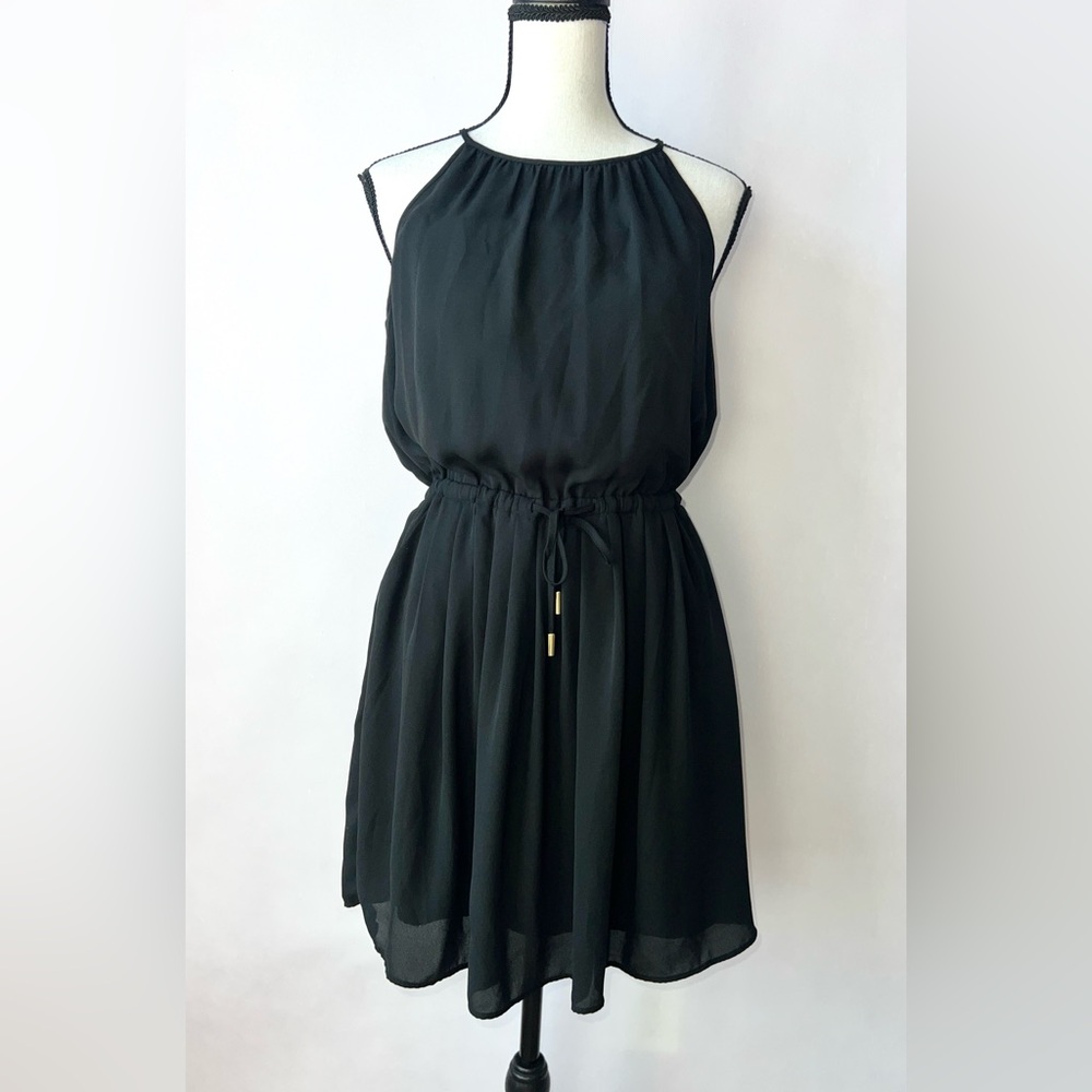 Banana Republic black halter dress with elastic waist. Size 0P